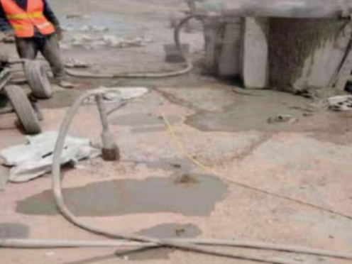 双阳水泥混凝土路面板底注浆技术 路面脱空注浆整治方案